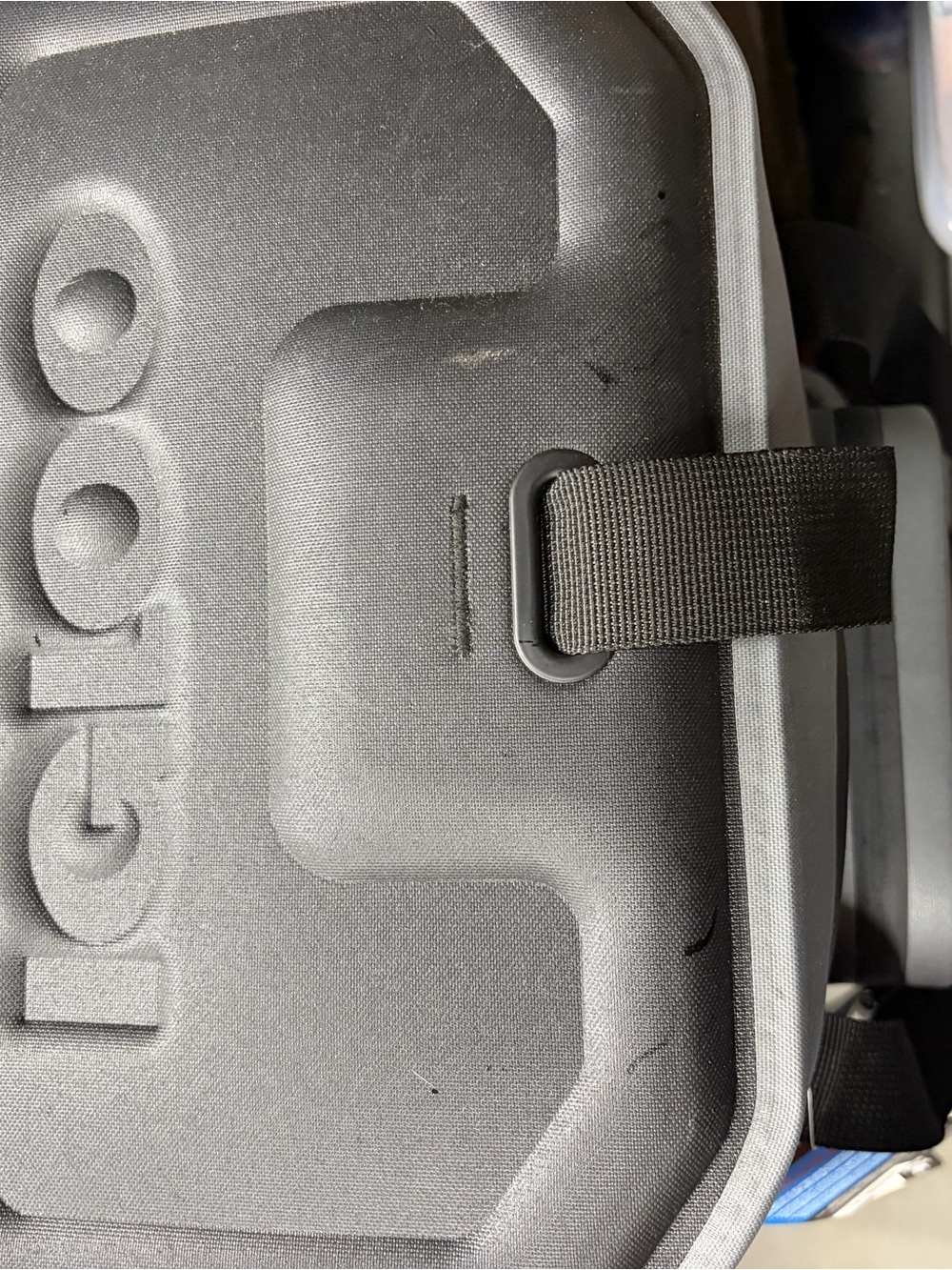 Igloo Gray & Black Soft Duffel Cooler Bag - Picture 2 of 6